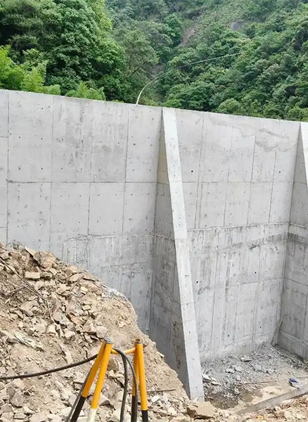 洛阳嵩县重力式挡土墙